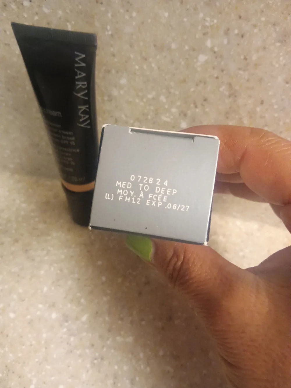 Mary Kay CC Cream - Sunscreen Broad SPF 15 Medium to -Deep